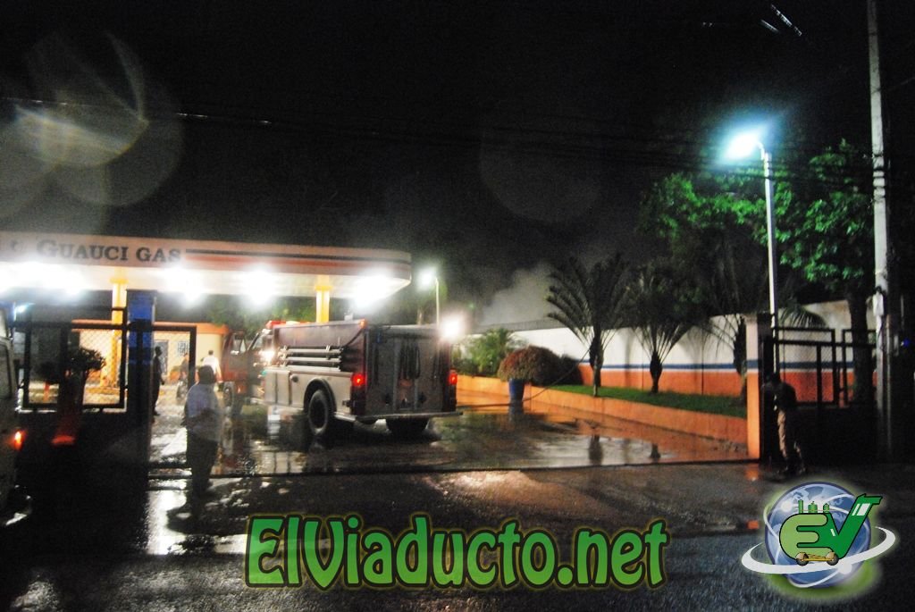 Incendio al lado de la planta de gas Guacuci Moca